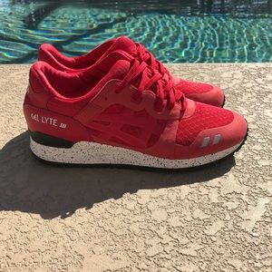 🔥🔥LIMITED TIME SALE🔥🔥ASICS GEL LYTE III